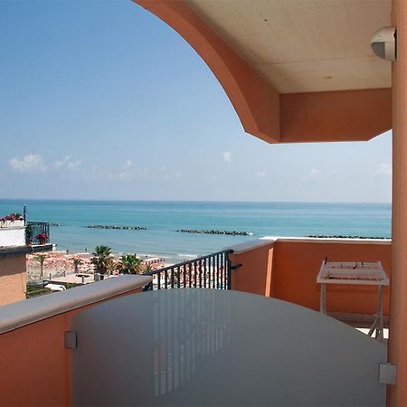 Hotel Cristall Σαν Μπενεντέτο ντελ Τρόντο Εξωτερικό φωτογραφία