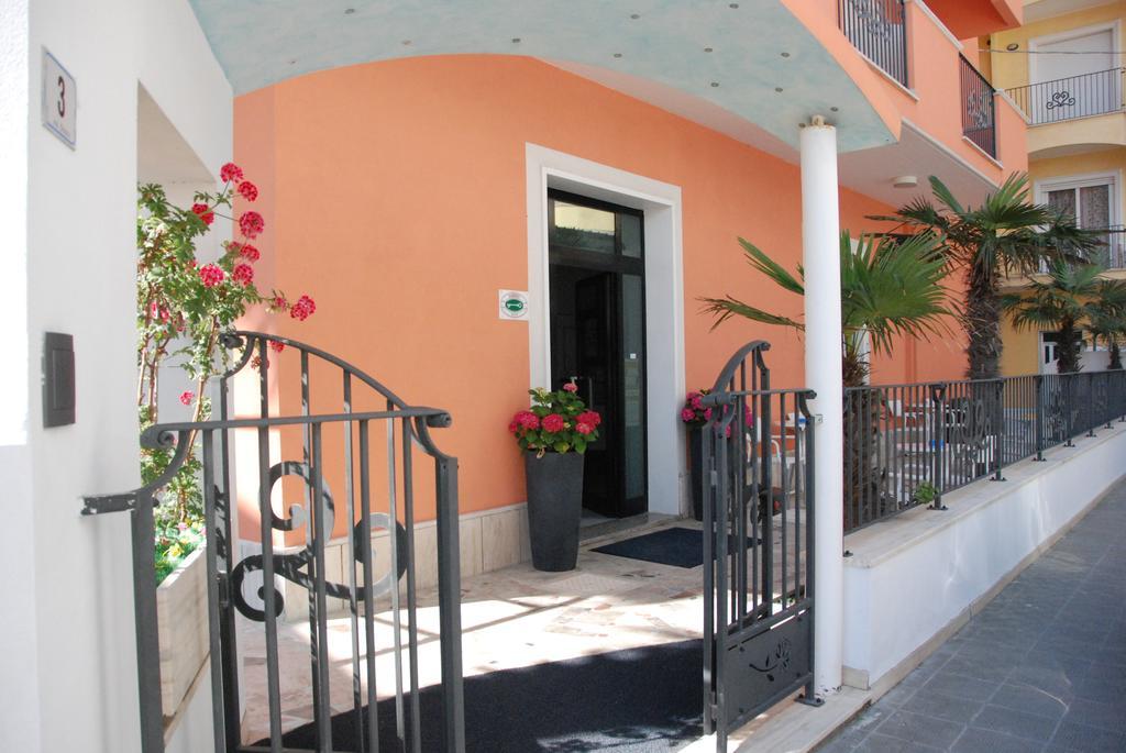 Hotel Cristall Σαν Μπενεντέτο ντελ Τρόντο Εξωτερικό φωτογραφία