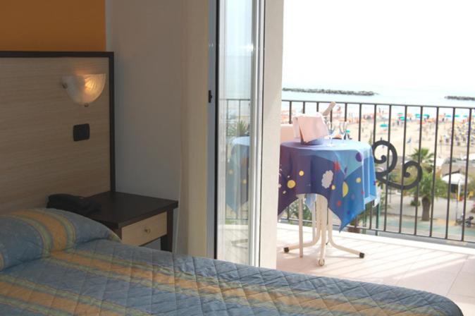 Hotel Cristall Σαν Μπενεντέτο ντελ Τρόντο Εξωτερικό φωτογραφία
