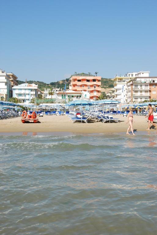 Hotel Cristall Σαν Μπενεντέτο ντελ Τρόντο Εξωτερικό φωτογραφία