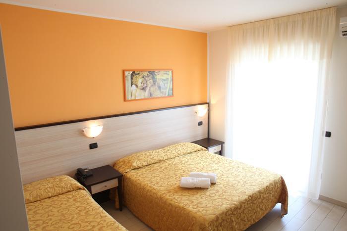 Hotel Cristall Σαν Μπενεντέτο ντελ Τρόντο Εξωτερικό φωτογραφία