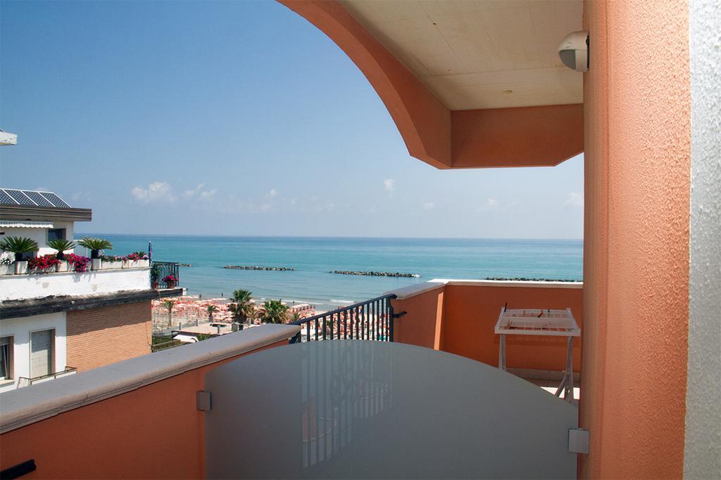 Hotel Cristall Σαν Μπενεντέτο ντελ Τρόντο Εξωτερικό φωτογραφία